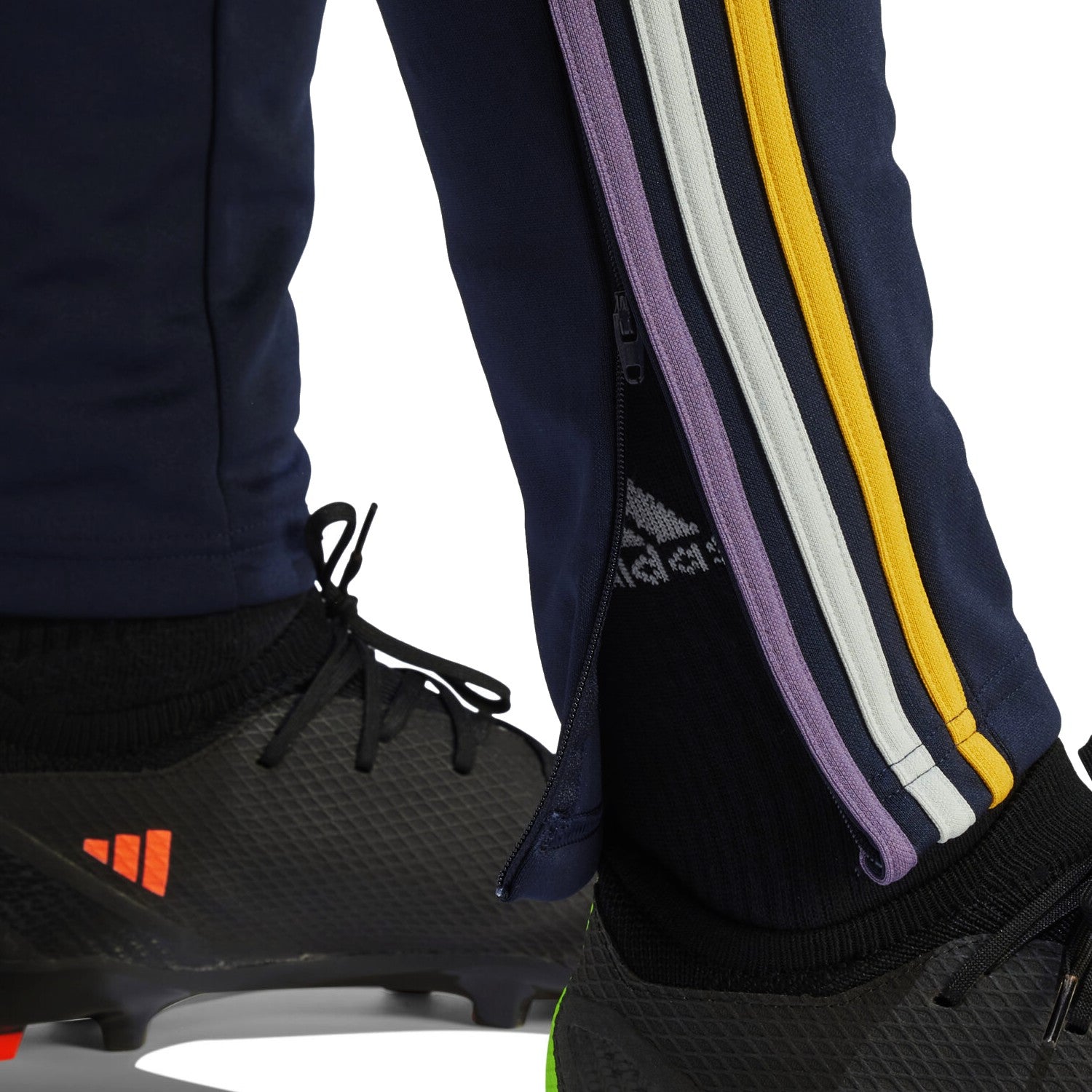 Ijzig Nachtvlek Excentriek Real Madrid navy training bench Soccer tracksuit 2023/24 - Adidas –  SoccerTracksuits.com